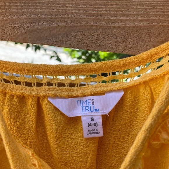 Time & Tru Embellished Sleeveless Top - Picture 3 of 4